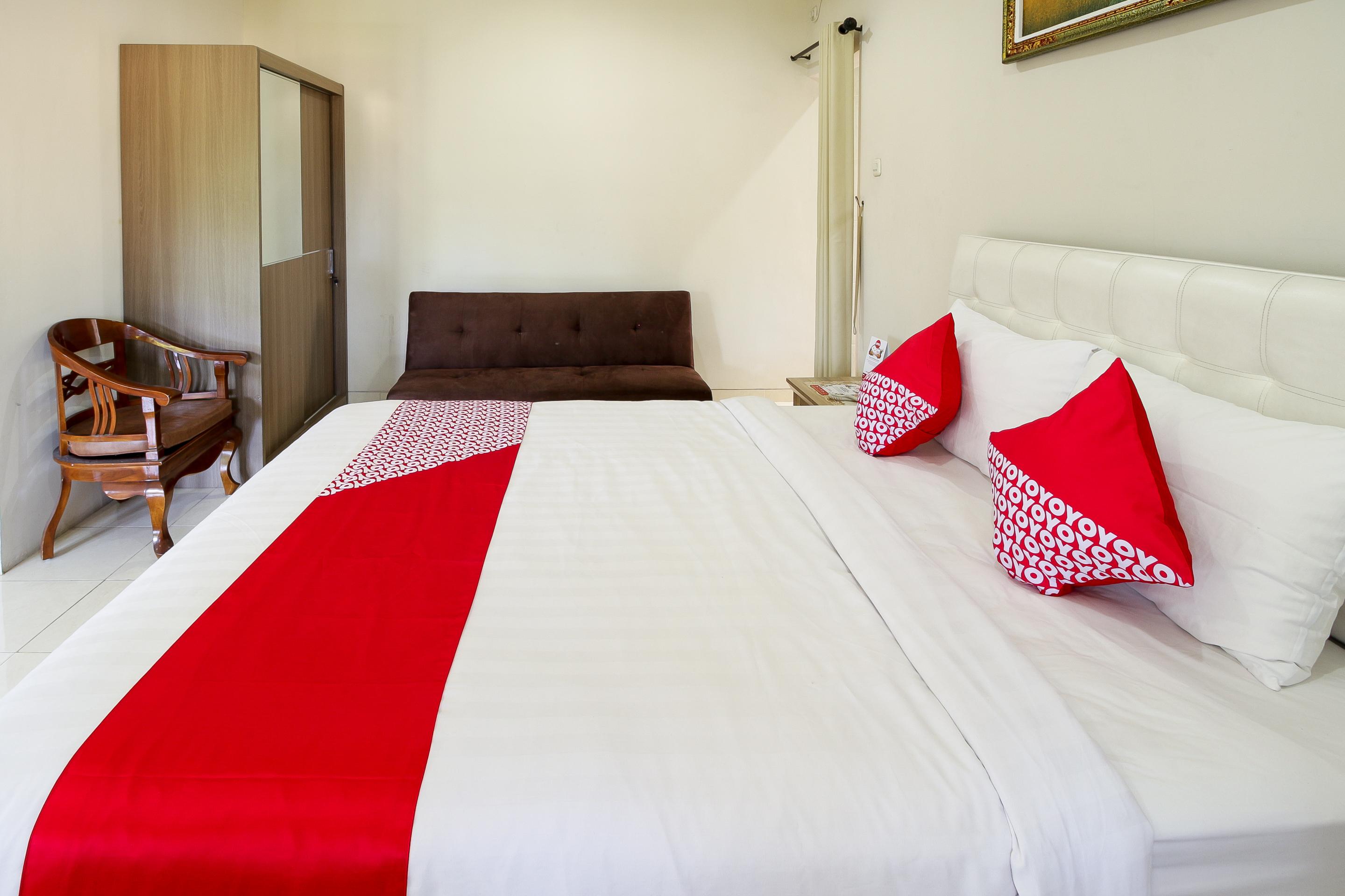 Oyo 734 Tuban Torres Accomodation Kuta Lombok Esterno foto